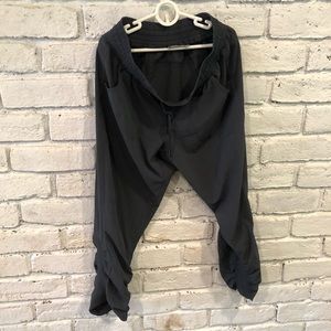 Athleta Women’s Crop Pants - S